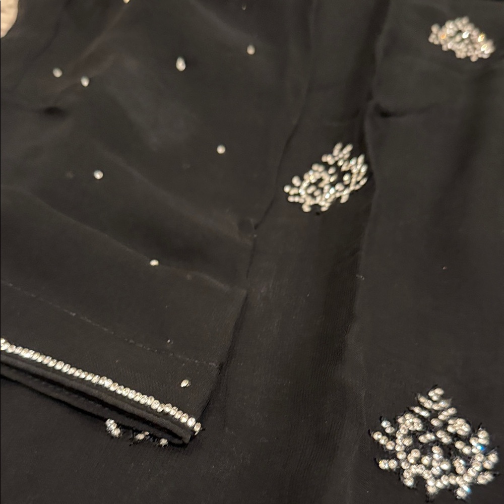 Salwar Kameez Black and White Embroidered Set - Picture 4 of 5